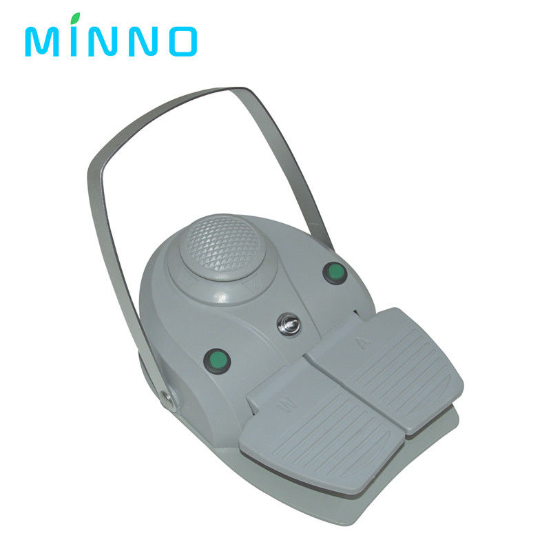 Dental Multi Functional Foot Switch Control Pedal Per sedie dentali Unità di controllo di alta qualità Dental Multi Functional Foot Switch Control Pedal Sedie dentali Accessori per il dentista Strumento di base