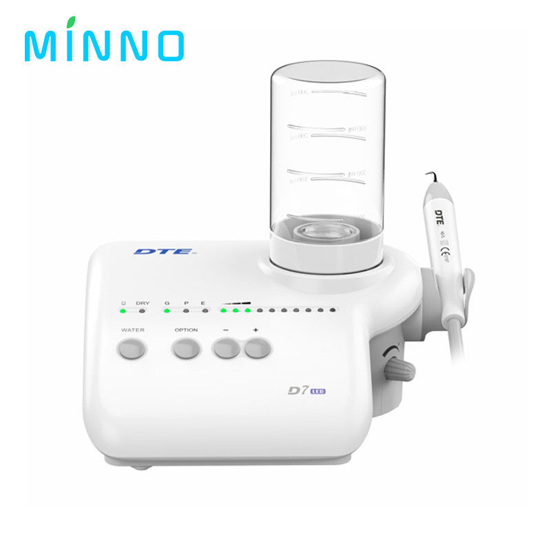 Irrigatore orale USB ricaricabile 10 livelli Flosser d'acqua portatile Dental Water Jet 600ml Serbatoio d'acqua Dentistica